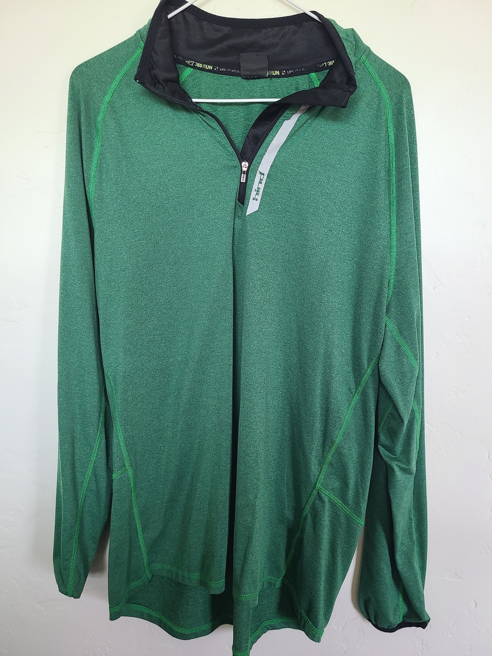 Hind Green and Black Running 1/4 Zip Shirt, L